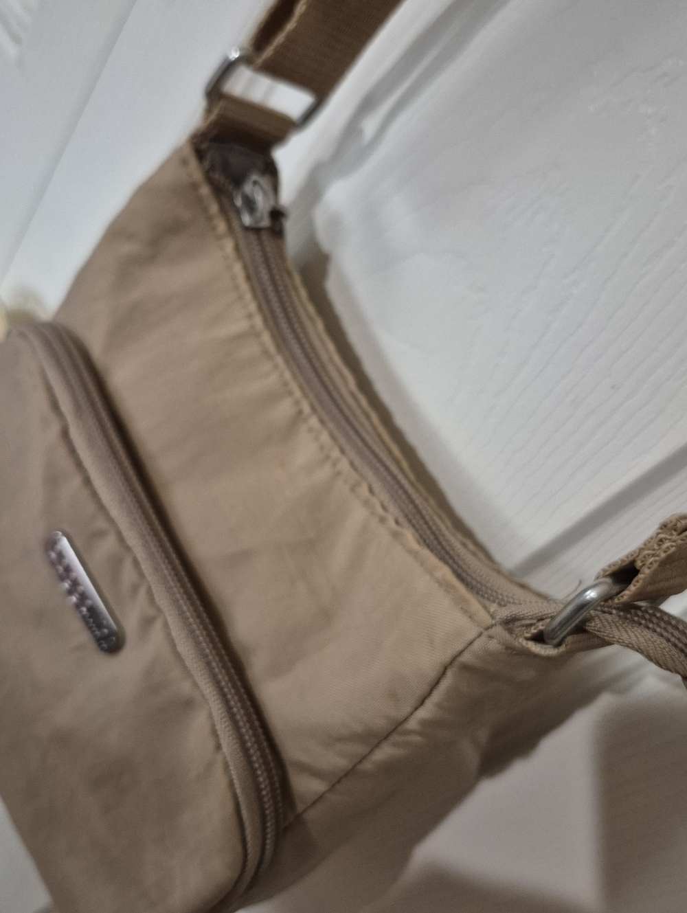 Baggallini Joey Mini Beige Nylon Crossbody Bag - Picture 4 of 12